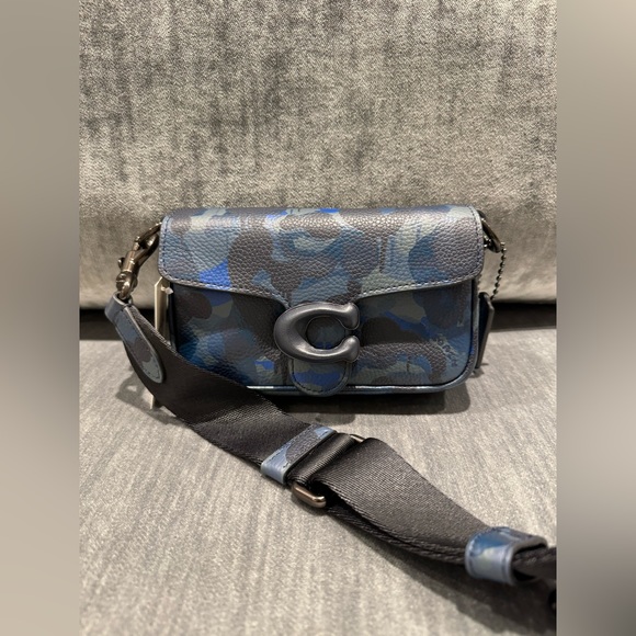 Soft Tabby Crossbody 18 With Camo Print - Picture 7 of 7